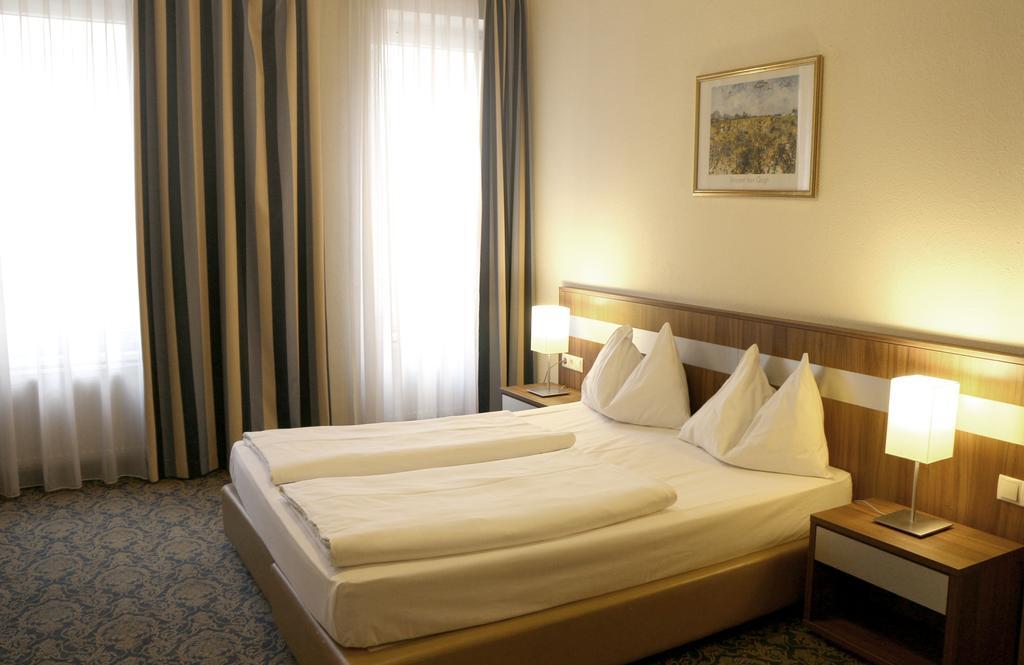 Hotel Carina Vienna Luaran gambar