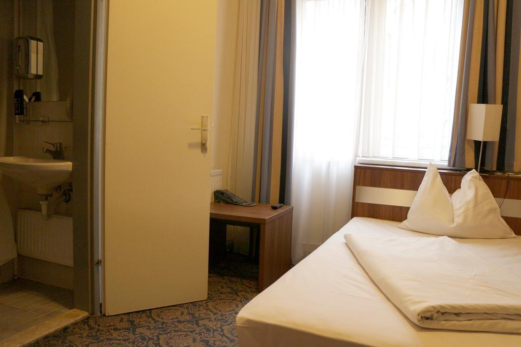 Hotel Carina Vienna Luaran gambar