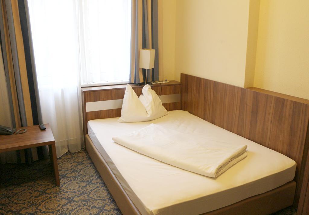 Hotel Carina Vienna Luaran gambar